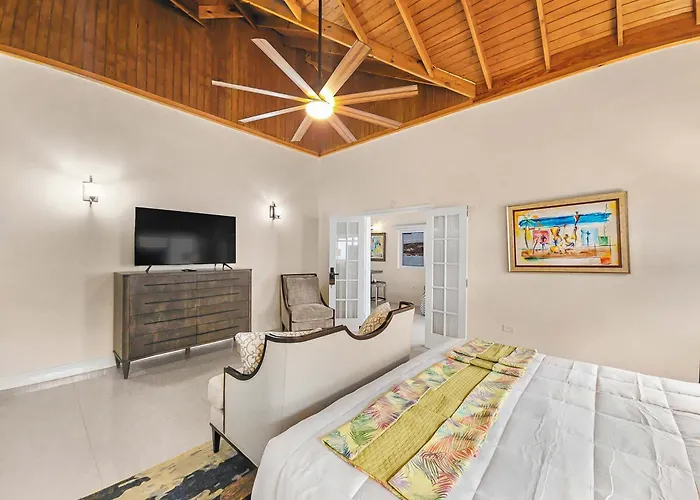Hospitality Expert Bts 2 Pool Chef Holiday home Montego Bay
